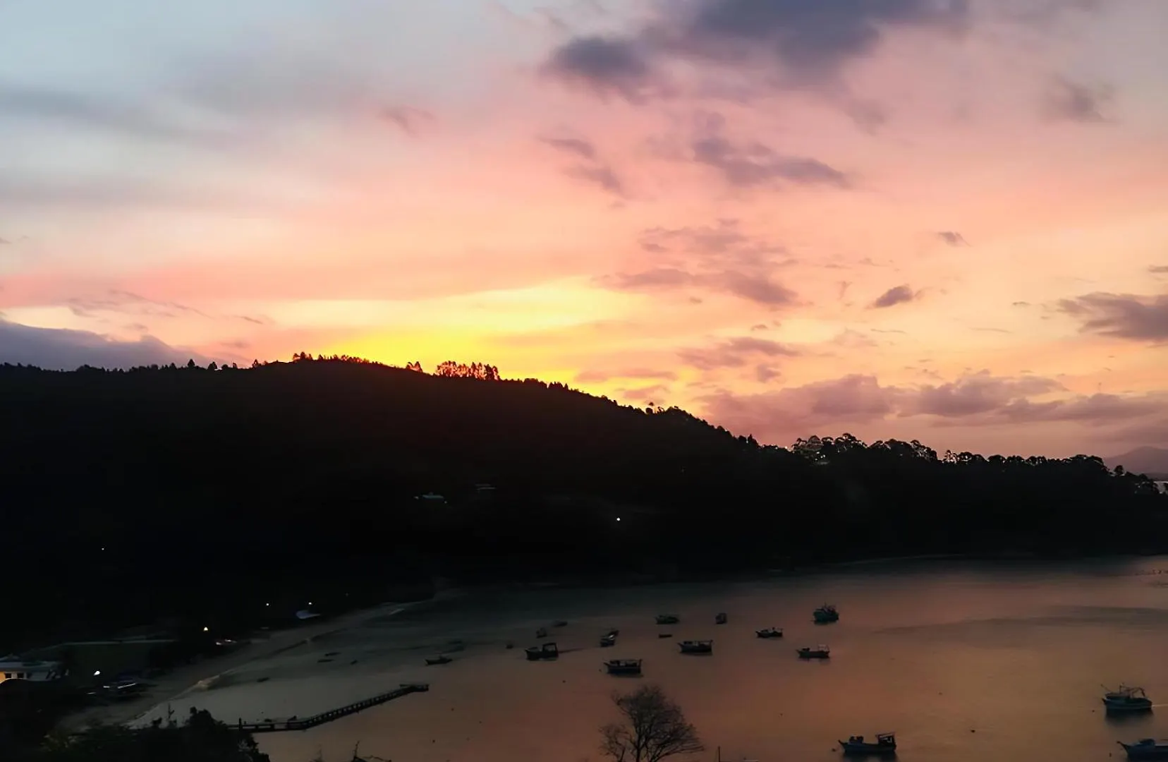 Homestay Mar De Bougainville Governador Celso Ramos